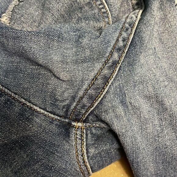 Good American Good Leg Ripped Pocket Skinny Jeans - Picture 8 of 8